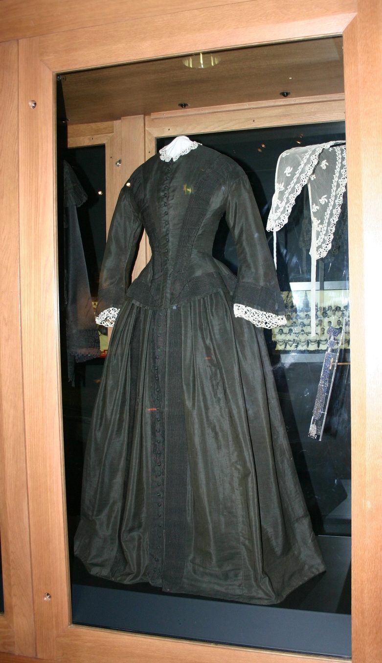 Florence's dress in the 1850s, Florence Nightingale Museum, St Thomas' Hospital, London (60).JPG